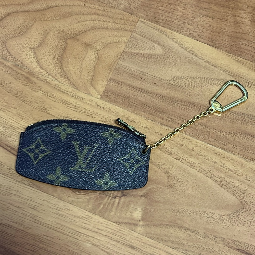 Authentic Louis Vuitton Etui Monogram Key Cles Coin Pouch